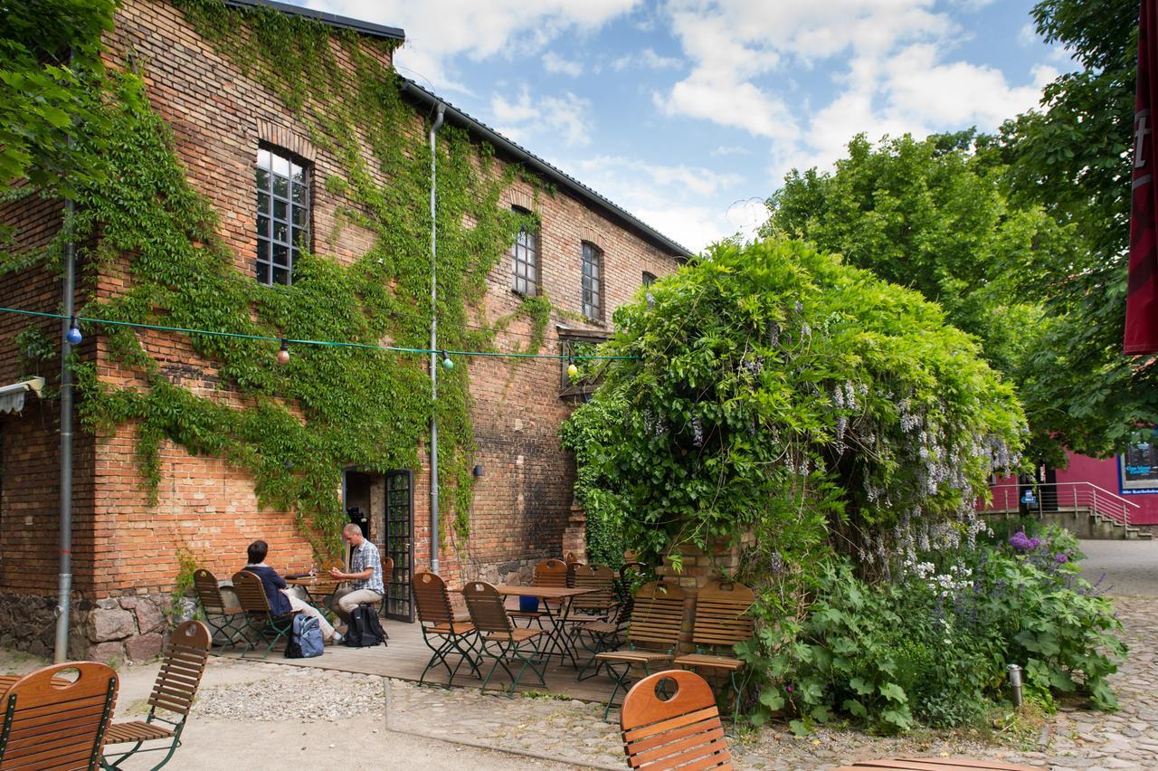 Basiskulturfabrik Oeko-Hotel Neustrelitz Exterior foto